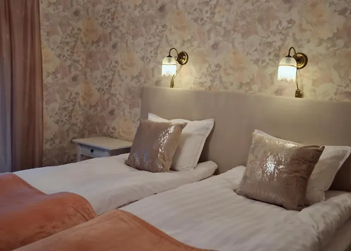 מלון Putiikkihotelli 1932 3*